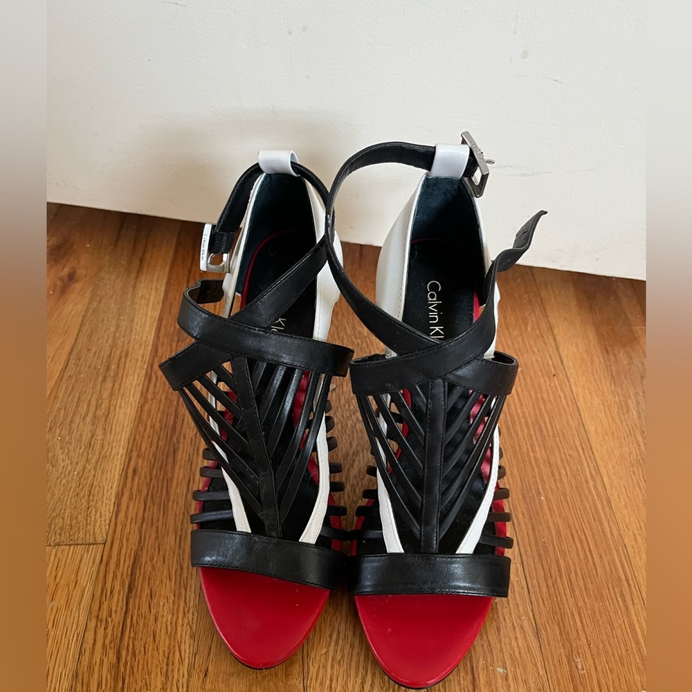Like new strappy high heeled sandals